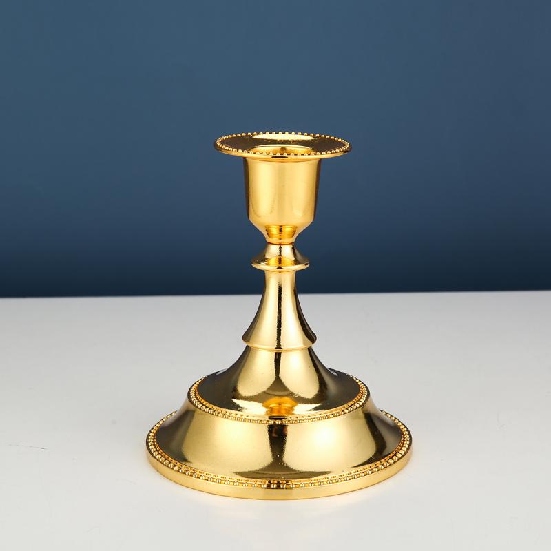 Europäischer dreiköpfiger Luxus-Kerzenständer für romantische Kerzenlicht-Dinner