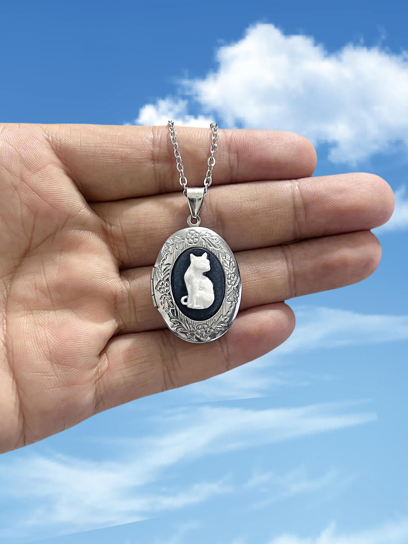 

Готическая элегантность: Ожерелье с овальным кулоном в виде кошки для женщин