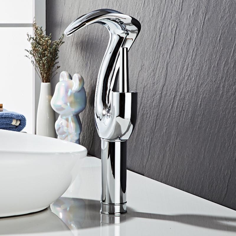 Gold Creative Wash Basin Faucet Hot and Cold Bathroom Sink Taps Single Hole Toilet Bathroom Faucets Brass Deck Mounted Water Tap