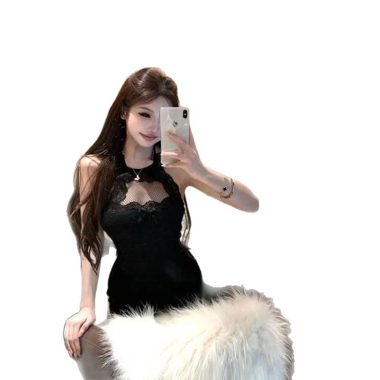 Suspender dress women's new Xiaoxiangfeng lace birthday dress pure desire to wrap the buttocks and hang the neck to show thinness temperament skirt