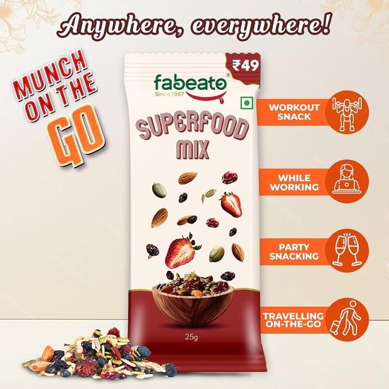 Fabeato Munch on the Go Snack Premium Superfood Mix | Ořechy, sušené ovoce, semínka a bobule | Každý sáček 25 g | Balení po 10 kusech