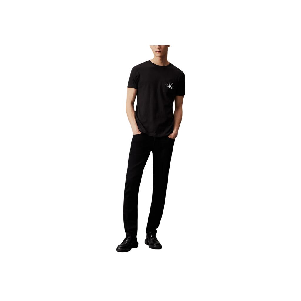 Calvin Klein Jeans Slim Fit Cor Sólida Gola Redonda Manga Curta Camiseta Com Bolso de Carta Tops Masculinos Preto J30J320936-BEH