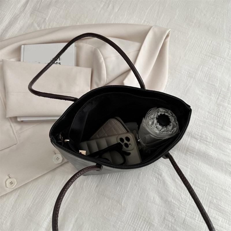 Womens Tote Bag Large Capacity Shopping Bag Girls Shoulder Bag Korean Style Handbags Fashion PU Leather Underarm Bag