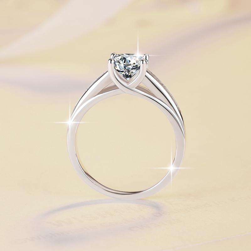 Classic Four Claw Jewelry S925 Sterling Silver 1ct Round Cut D Color VVs1 Moissanite Wedding Engagement Ring for Women Gift