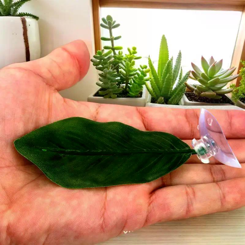 Unit Fish Tank Decorative Piece, Green Leaf Stress-Reducing Hammock for Betta Fish with Suction Cup.