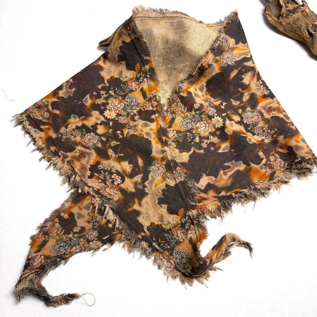 Bensu Jiuyi's Vintage Sand-Washed Double-Yarn Pure Cotton Triangle Scarf: Wear as Headband, Bandeau, or Butt Curtain.