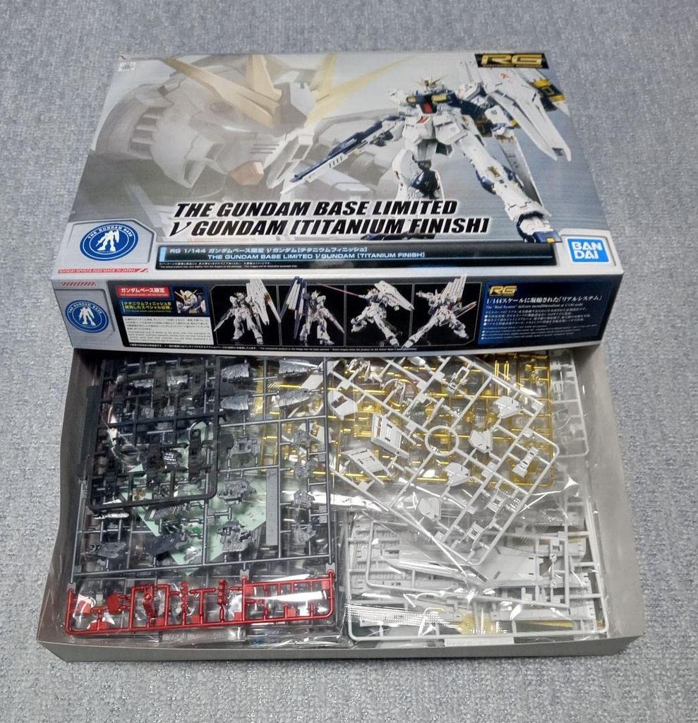 RG 1144 Gundam Base Limited Nu Gundam [Titanium Finish] Mobile Suit Gundam: Char's Counterattack
