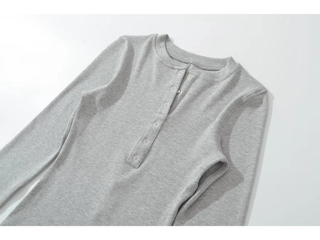 Women's White Slim Fit Henley Collar Long Sleeve T-Shirt – Perfect Waist-Cinching Base Layer for Autumn and Winter.