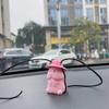 2 st penisformade bilhängande prydnader, Roliga backspegel-tillbehör, Söta dekorationsberlocker för backspegeln, Penis-skämtpresent (Stil B)