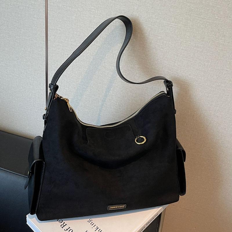 

Frosted retro bag women s large capacity autumn and winter niche design shoulder messenger bag commuter tote bag чёрный