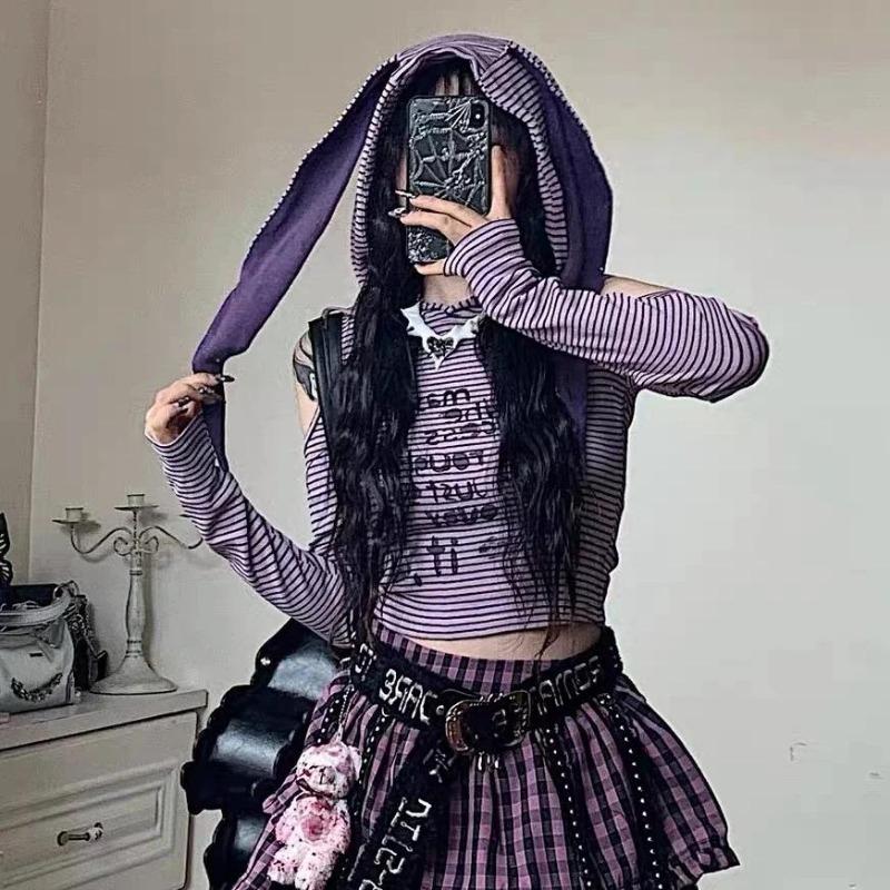 2KWEIRD Y2k Koszulki Crop z Graficznymi Uszami Królika Damskie Harajuku Kawaii Pasiaste Bluzy z Odkrytymi Ramionami Estetyczne Goth Urocze Lolita T-shirty
