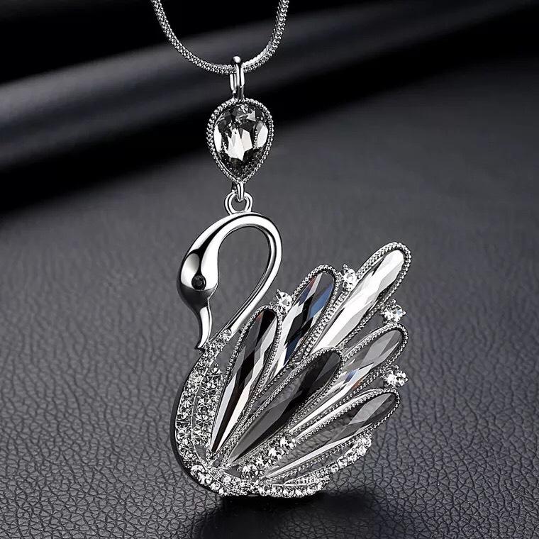 OL Style Fashionable and Elegant Swan Sweater Chain Female Long Necklace Luxury Shining Hanging Chain Versatile Temperament Accessories