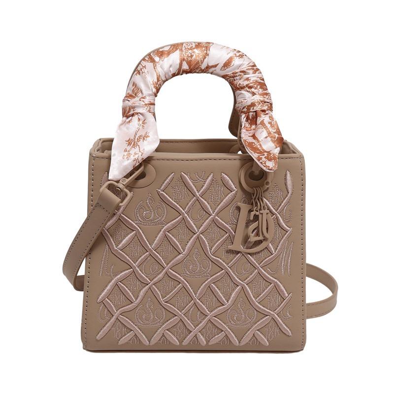 Heavy Industry Embroidery Versatile Princess Diana Bag New Fashion Silk Scarf Handbag Women's High-end Single Shoulder Messenger Bag