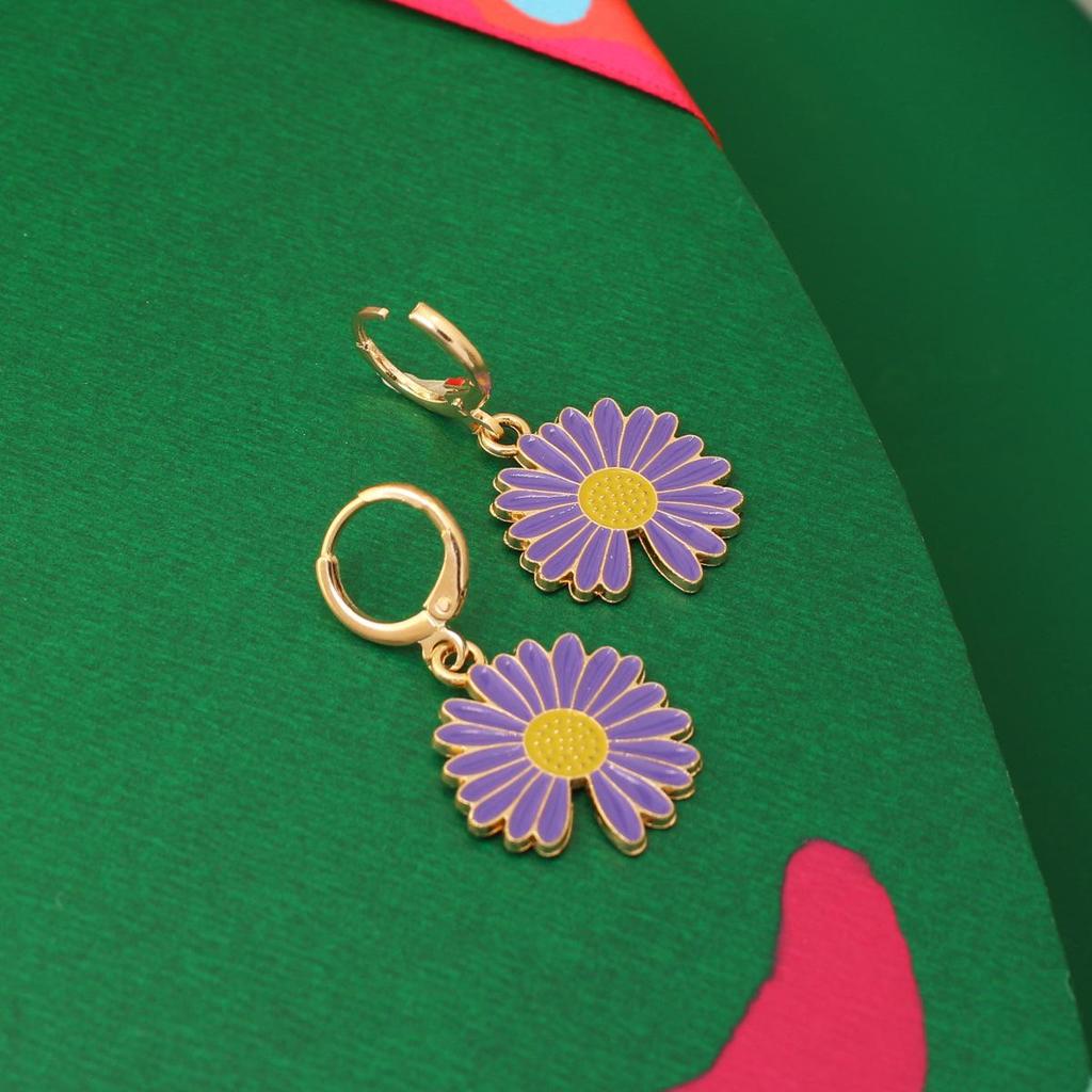 New Retro Daisy Floral Earrings – Versatile Literary Style Ear Accessories