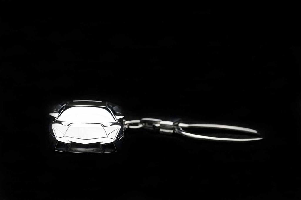 AUTOart Scale Lamborghini Reventon Keychain Finished Product 1/87 (Aluminum)