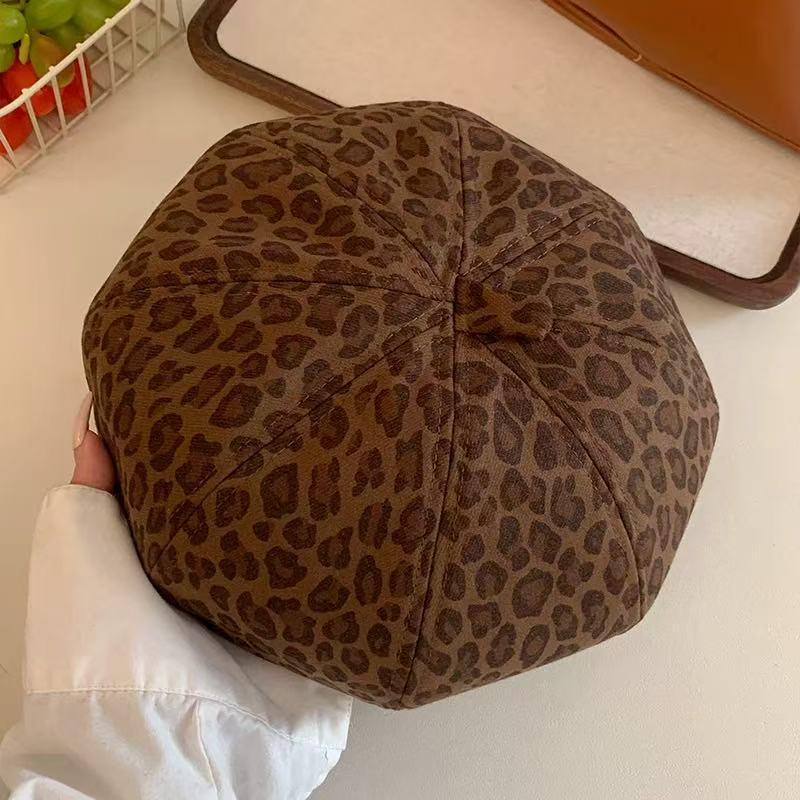 2025 Women's Leopard Print Retro Beret: Fashionable, Versatile, Large Head Circumference, Trendy Painter Hat.