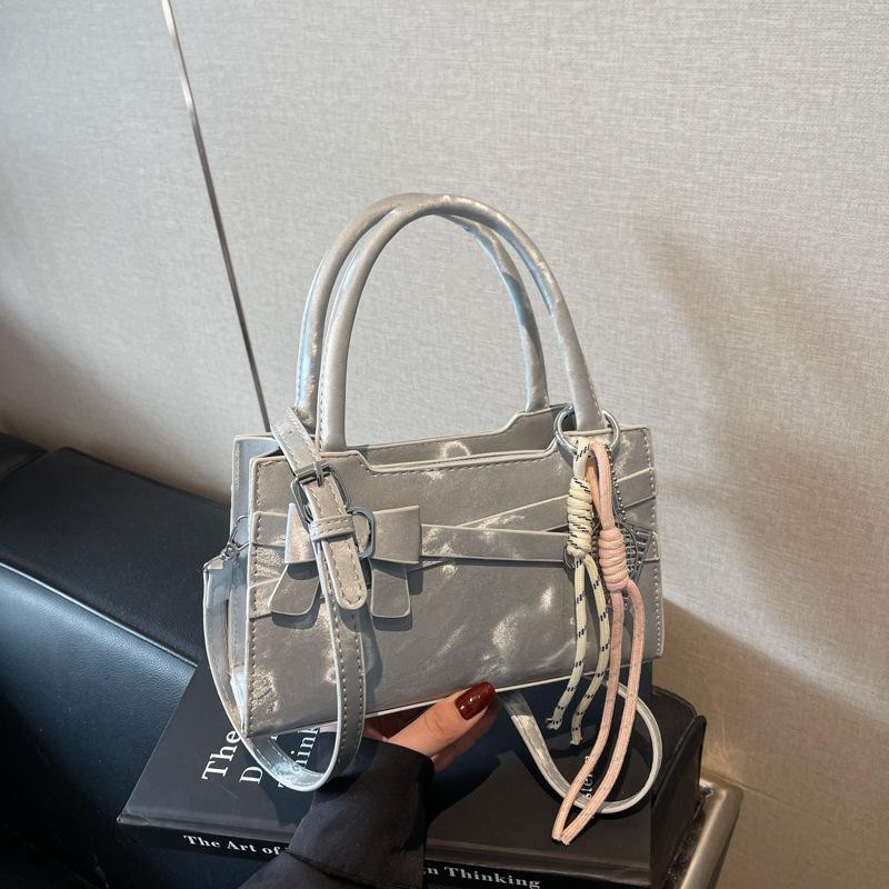 Premium Foreign Style Bag Women's 2025 New Simple Niche Design Shoulder Messenger Bag Fashionable Portable Tote Bag