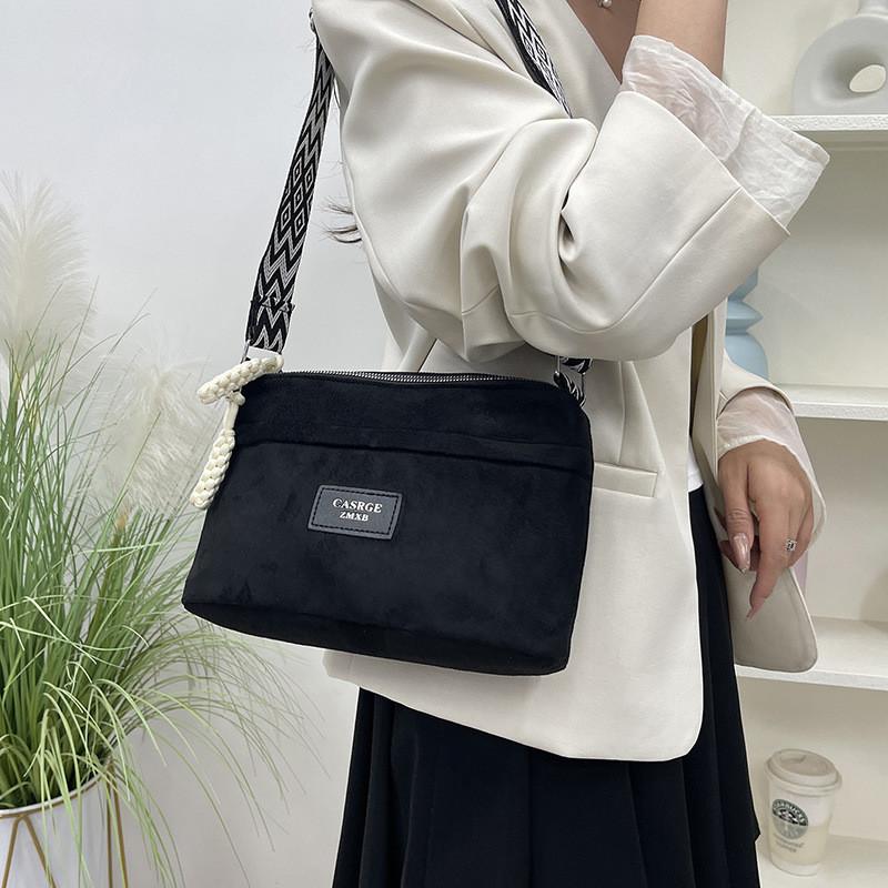 Water Bucket Bag For Women With Leather Suede Material And Chain Detail For Casual Daily Use