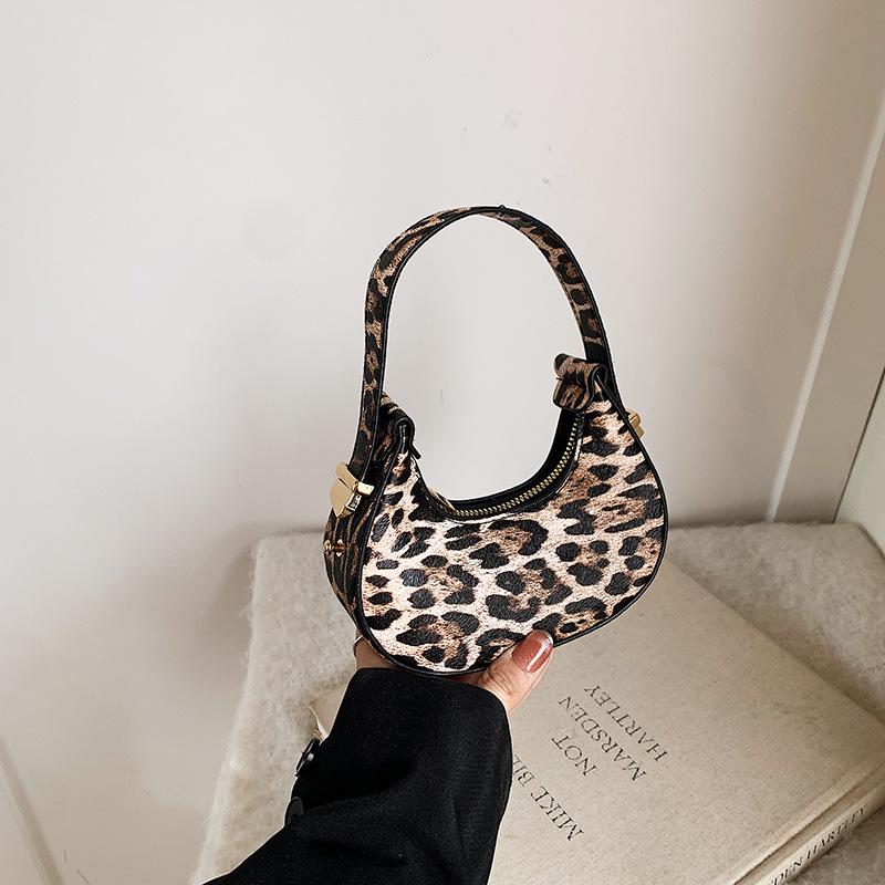 

Сумка-полумесяц Премиальная Текстурированная Женская Сумка с Леопардовым Принтом Маленькая Сумка Универсальная Популярная Мини Сумка-пельмень Портативная Сумка на Плечо хаки