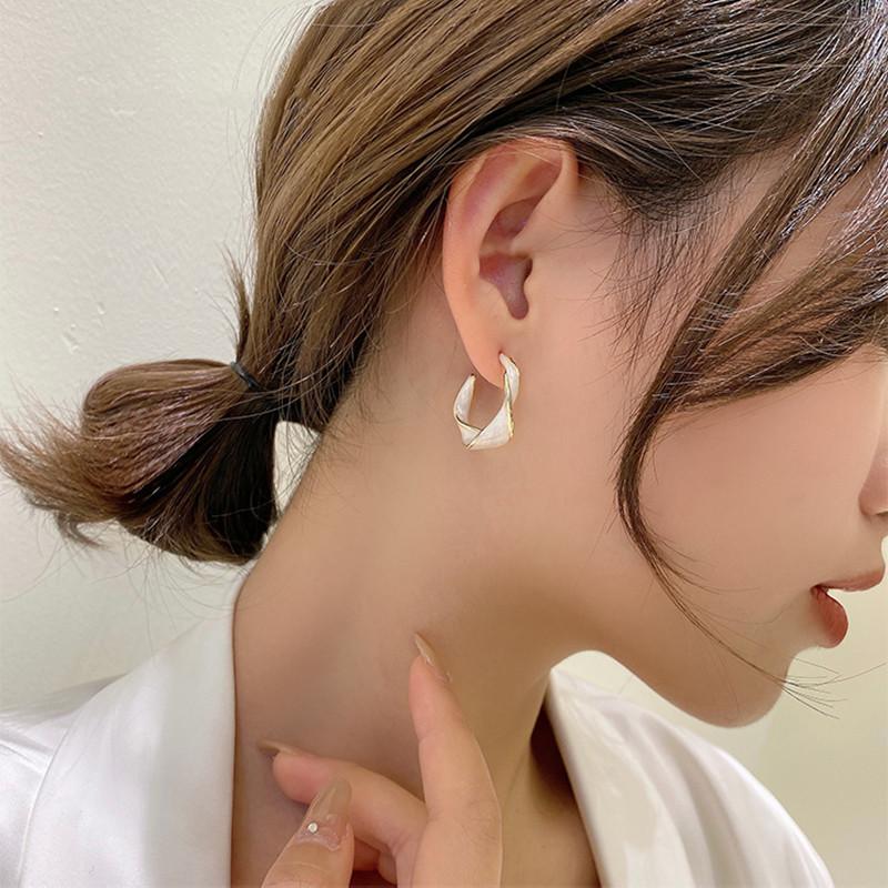 Korean Retro Temperament Earrings Trendy Personality Distorted Metal Ring Stud Earrings Simple Cold Wind