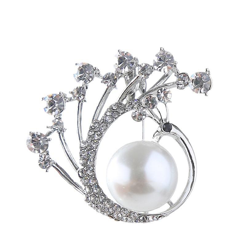Vintage Peacock Alloy Diamond Brooch Female Pearl Brooch Anti-Light Pin Clothing Accessories