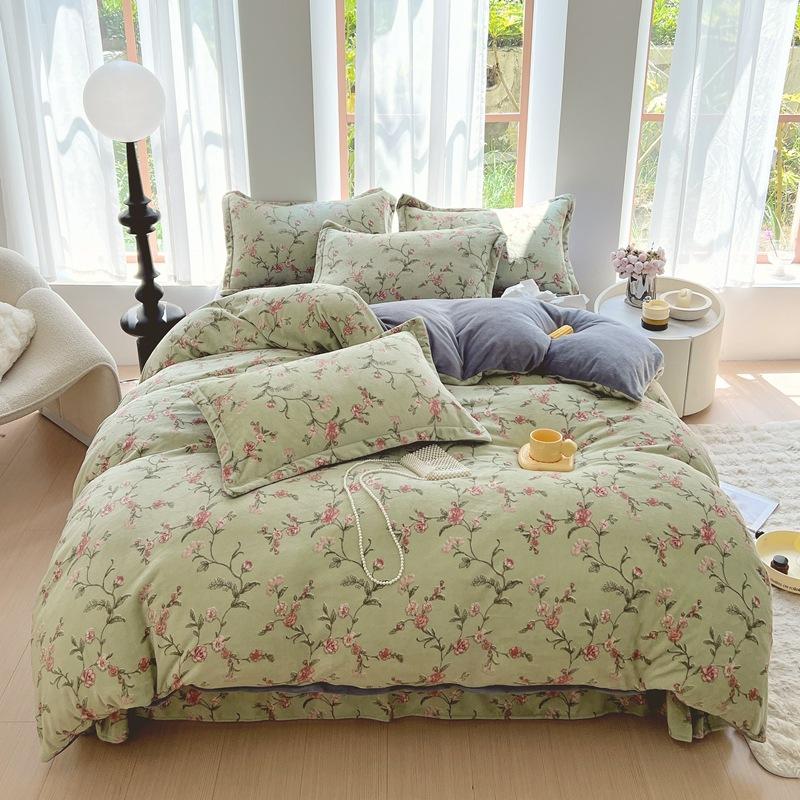 Set din patru piese din catifea cu lapte proaspăt de iarnă, husă de pilotă din flanel din catifea cu două fețe cu imprimare antistatică și set din trei piese din catifea