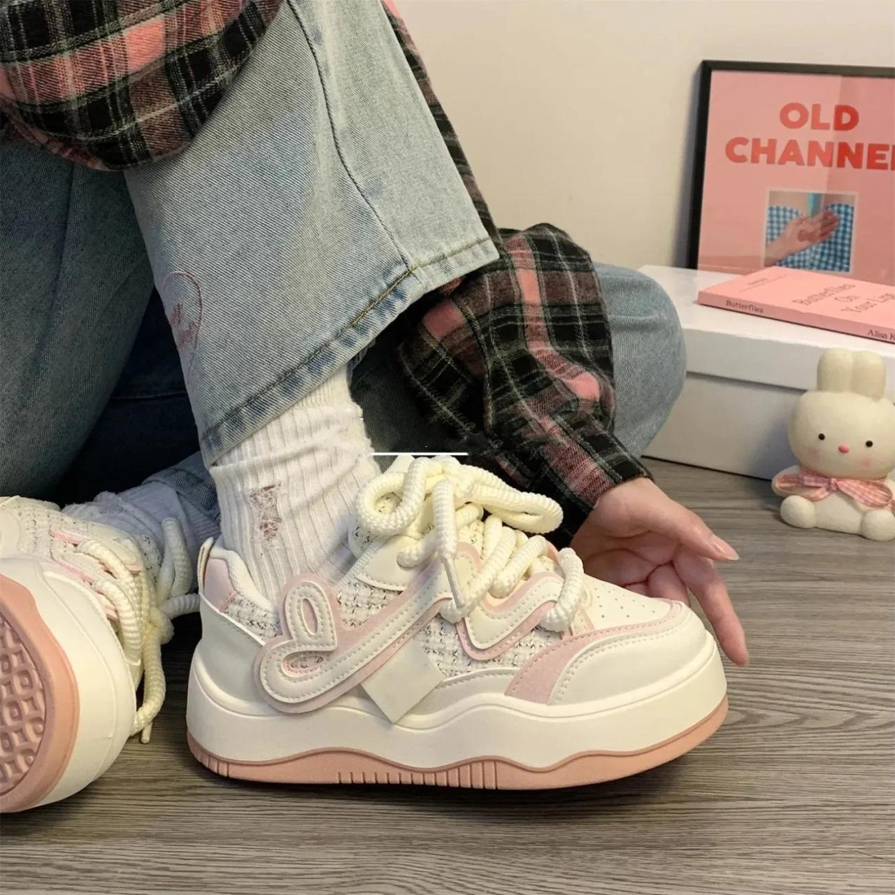 

Spring and autumn new middle-aged and older children s versatile popular dad shoes platform children s casual sports shoes the inner length of size 39 is 24cm рожевий