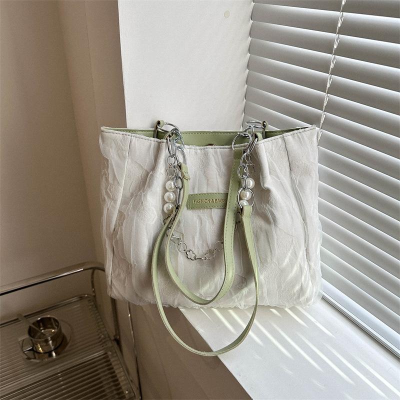 

Сумка Niche temperament, весна 2024, новая вместительная сумка через плечо под мышкой, модная сумка-тоут с жемчужной цепочкой белый