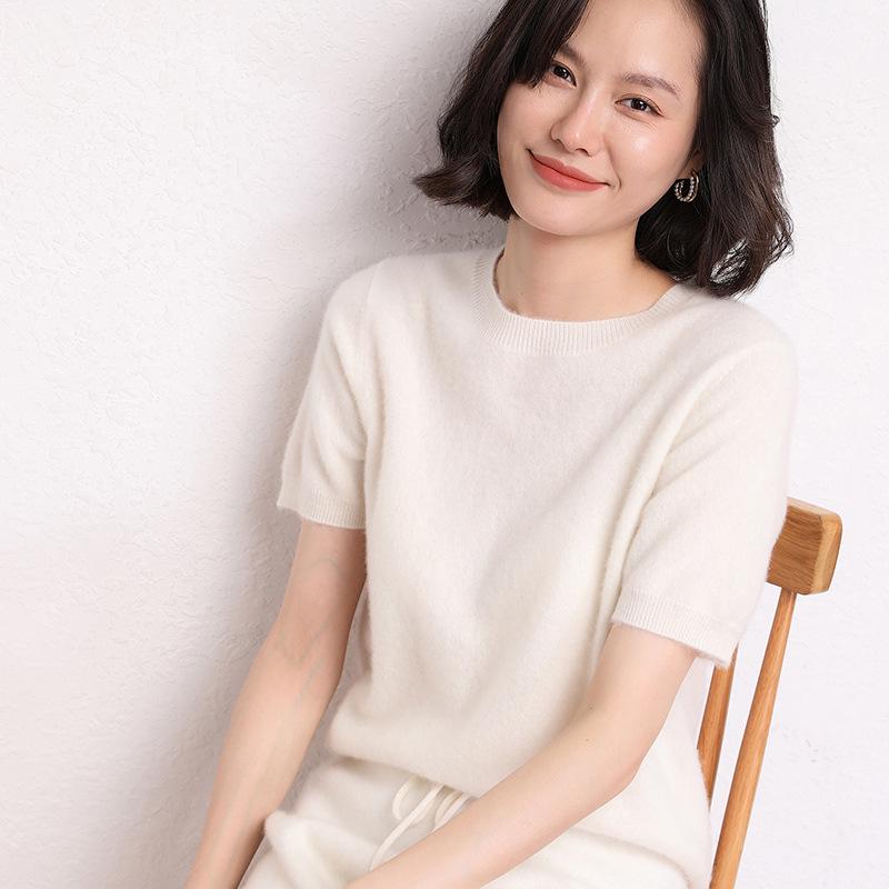 Women's Cashmere Knitwear: 2023 Autumn/Winter Loose Fit, Round Neck, Half Sleeve, Solid Color Base Layer.