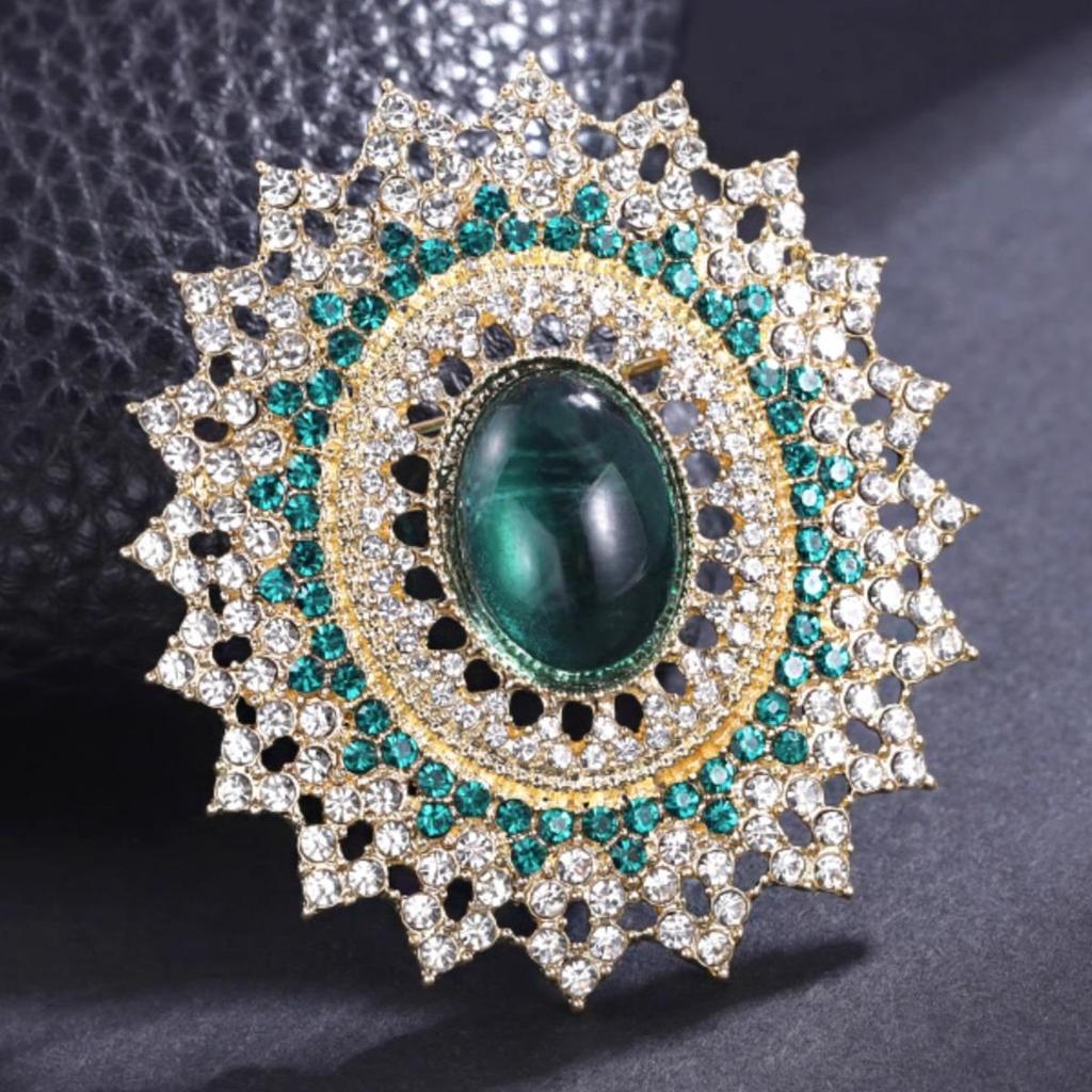 Emerald Oval Rhinestone Brooch - Luxurious Retro Palace Qipao Corsage Accessory