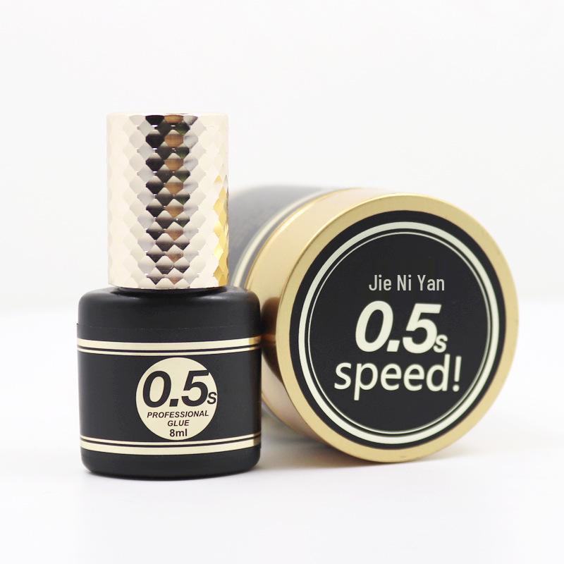 

Быстросохнущий, с низким запахом черный клей для наращивания ресниц - 0,5 сек, стойкость 60 дней, мягкая и надежная фиксация