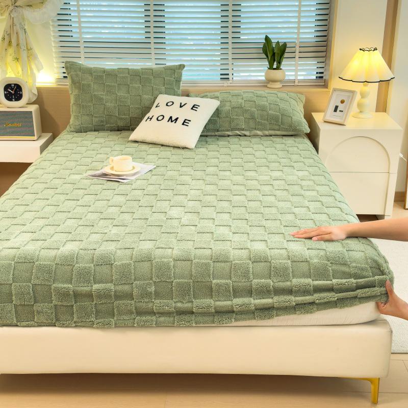 Thickened Winter Bed Cover: Non-slip Milk Velvet & Coral Flannel
