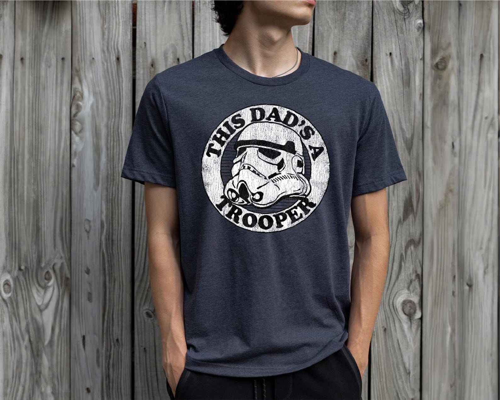 

This Dad s a Trooper Shirt, Funny Dad Tee, Stormtrooper Dad Shirt, Father Gift Shirt, Galactic Dad Gift, WDW Dad Trip Tee S разноцветный