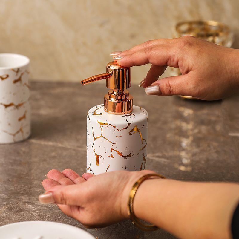 Gold Plated Ceramic Mouthwash Cup Soap Dish Lotion Bottle Home Bathroom Accessories Delicate Shampoo Moisture Bottling Soap Dish