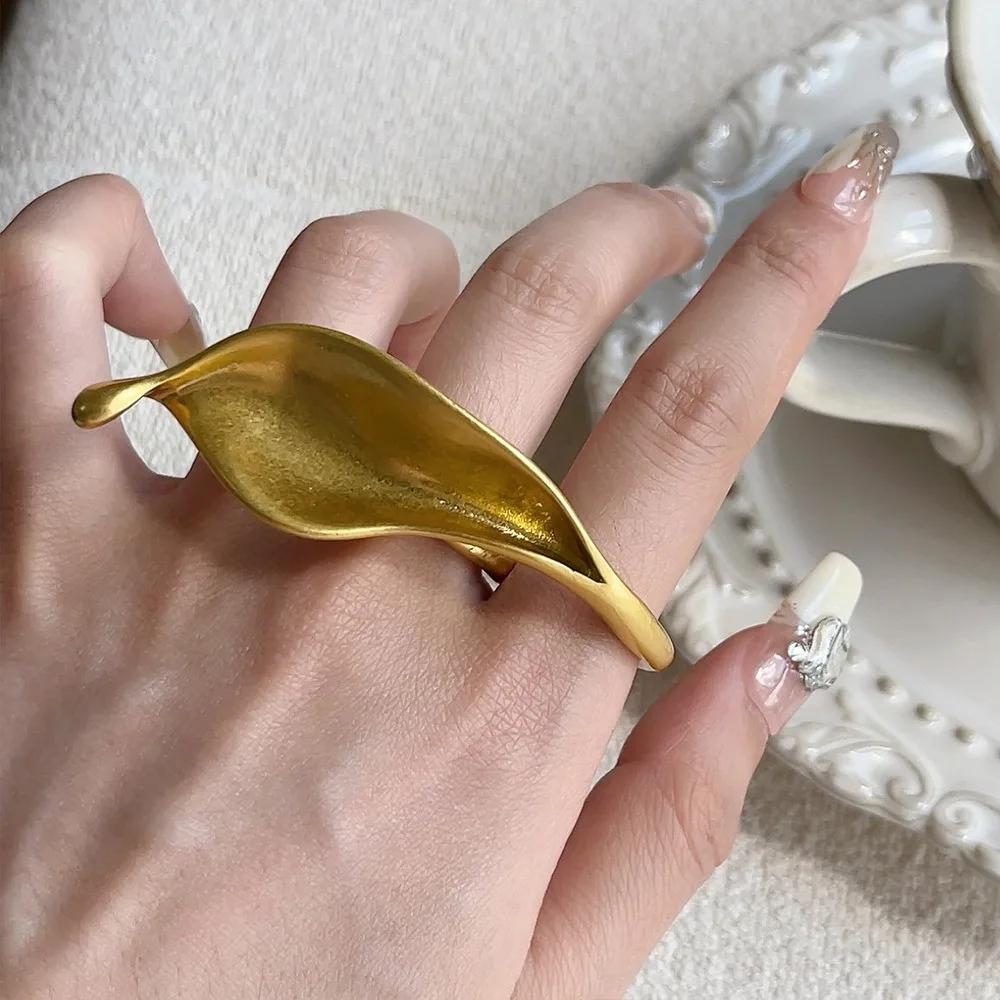 

Punk Vintage Large Open Metal Exaggerated Leaf Shaped Rings for Women Gift Irregular Jewelry Accessories resizable золотой