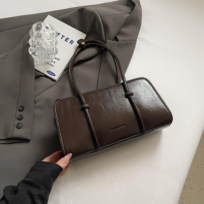 Korean Retro Large-capacity Shoulder Bag Women's 2026 Early Spring New Simple and Fashionable Underarm Bag Commuter Handbag