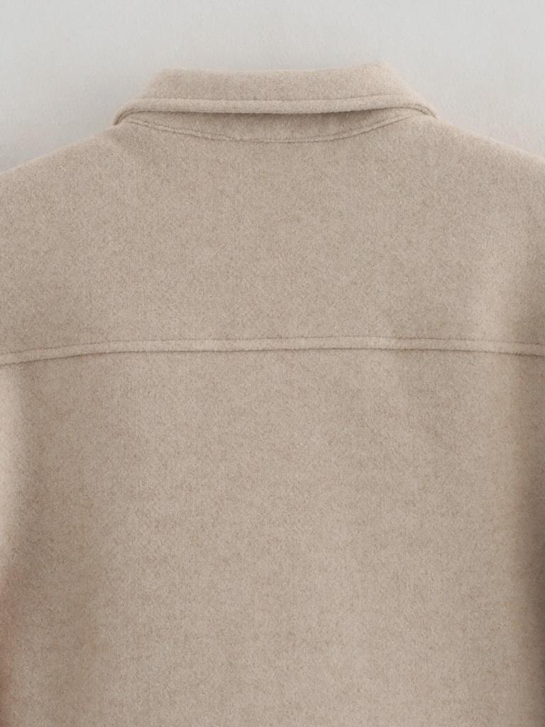 Moda damska na jesień 2024 - Wszechstronna i stylowa kurtka zapinana na zamek