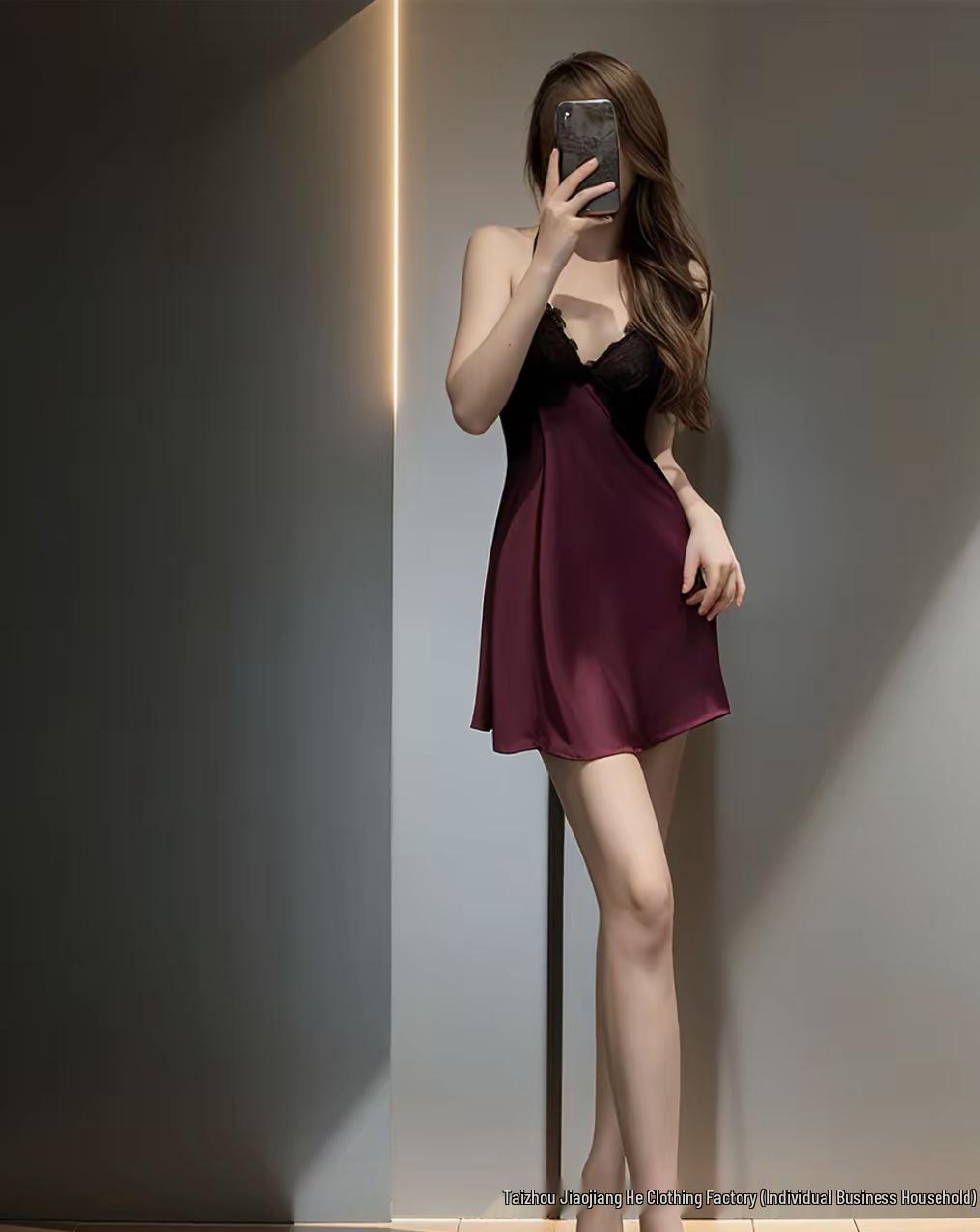 Поцелуй Фиалки: Чувственная длинная ночная рубашка с кружевом и стройнящими бретелями-спагетти XL