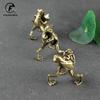 Antique Pure Copper Solid Frogs Wrestling Tea Pet Statue Brass Animal Table Ornament Accessories Home Decoration for Living Room