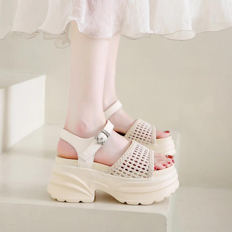 Fashion 8.5CM Fashion Women's Summer Casual Sandals Platform High Heels New Buckle Strap Thick Heels Leather Shoes Chunky Beach Slippers