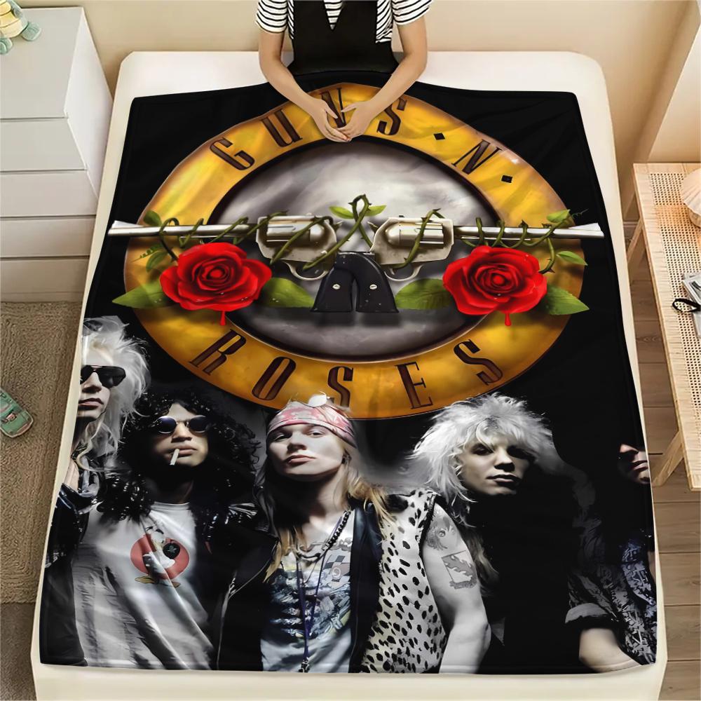 1Pc Guns&Roses Print Flannel Blanket, High quality Comfortable for All Seasons, Home Decor, Warmth and Comfort, Perfect for Gifts