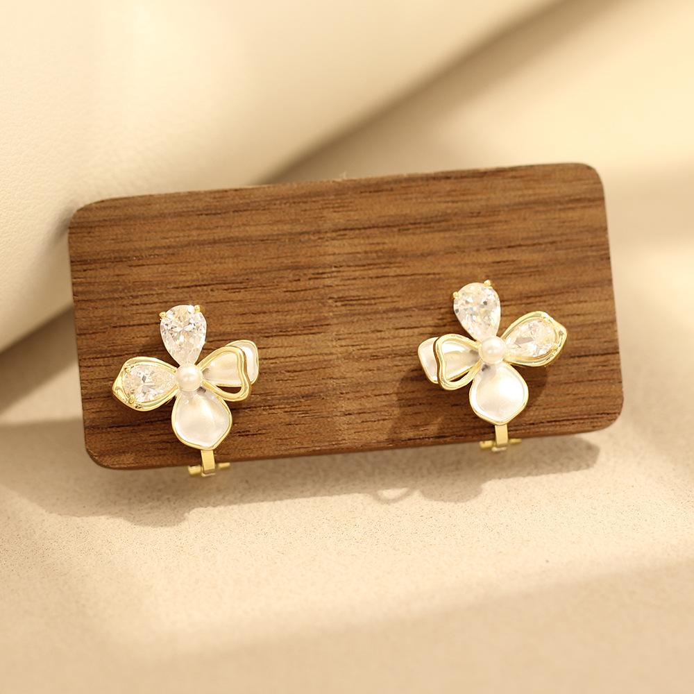 New Japanese and Korean Sweet Blue White Oil Dripping Flower Earrings Temperament Stone Inlaid Exquisite Versatile Ear Clips