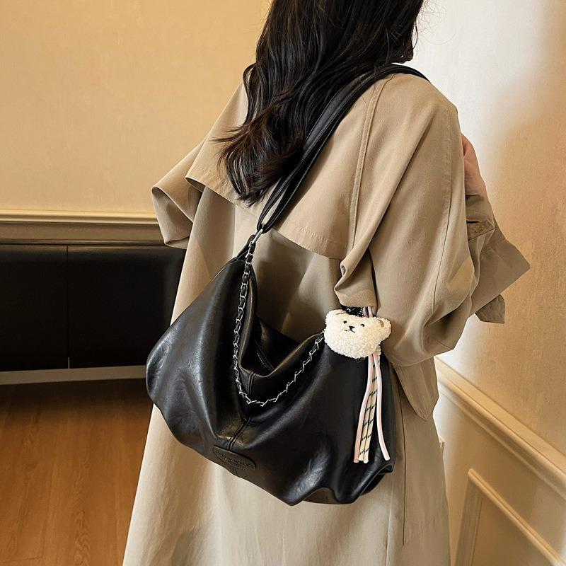 Large-capacity retro bag women's autumn and winter new niche casual shoulder messenger bag pleated tote bag