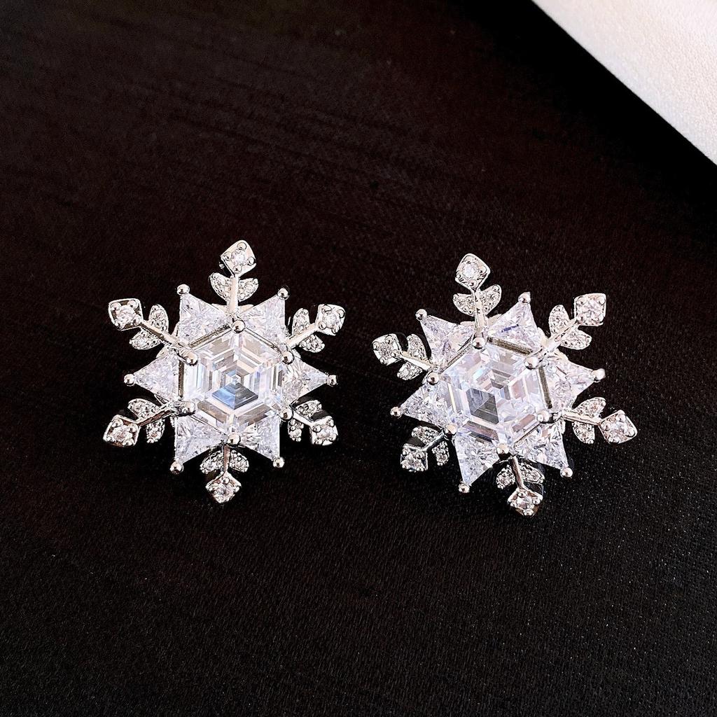 Cold wind super flash zircon snowflake fireworks stud earrings temperament versatile earrings earrings