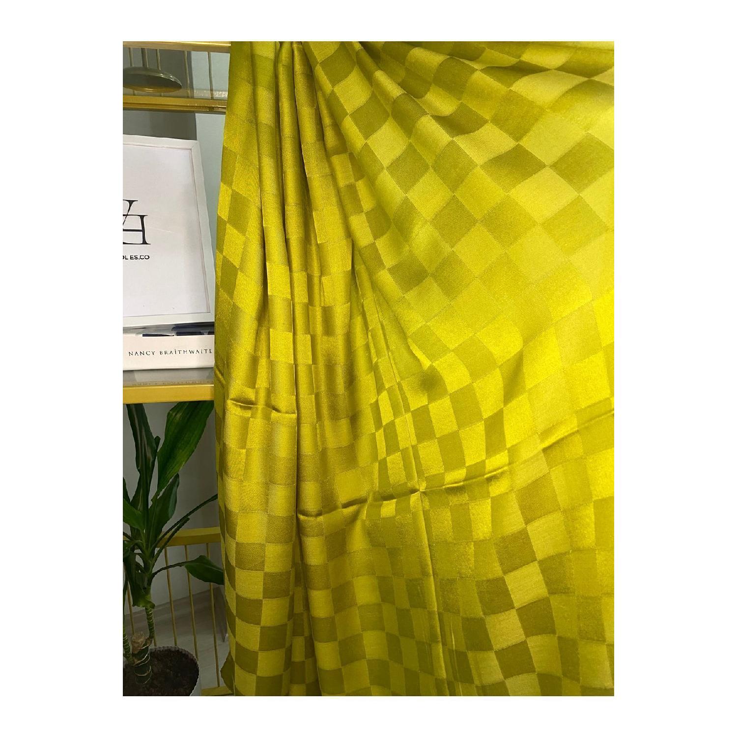 

Оригинальная итальянская жаккардовая шаль в шахматном порядке, масляно-зеленая 70 x 190 бездна