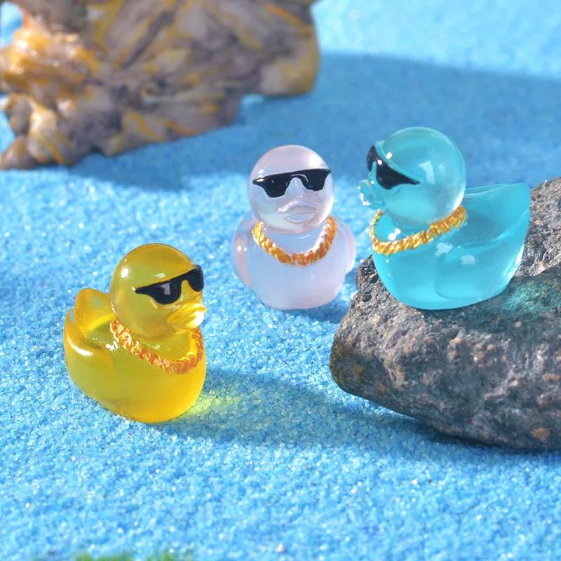 200-50Pcs Mini Glow In The Dark Gold Chain Social Duck Moss Micro Landscape Miniature Luminous Duck Diy Fairy Garden Home Decor