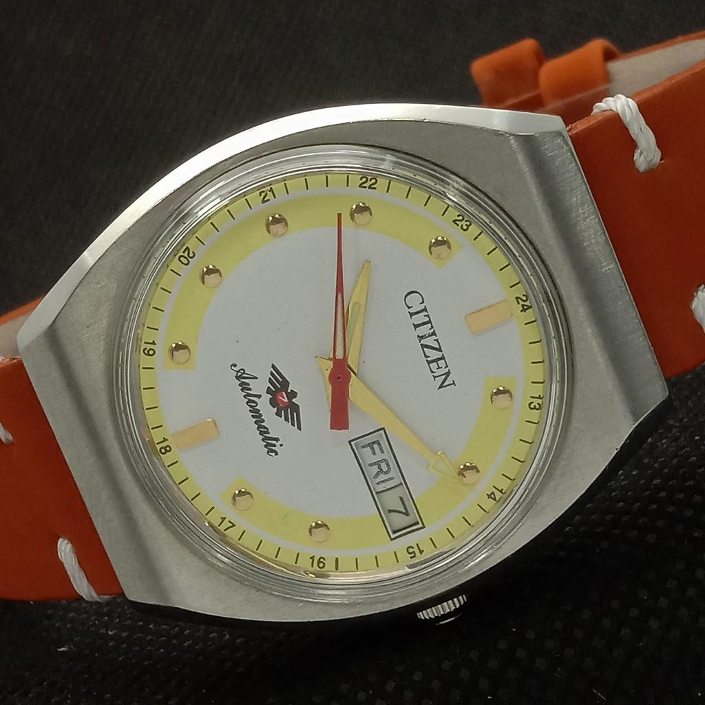 

USED VINTAGE CITIZEN AUTOMATIC 8200 JAPAN MENS DAY/DATE SILVER WATCH a283785-9 SKU534p-a283785