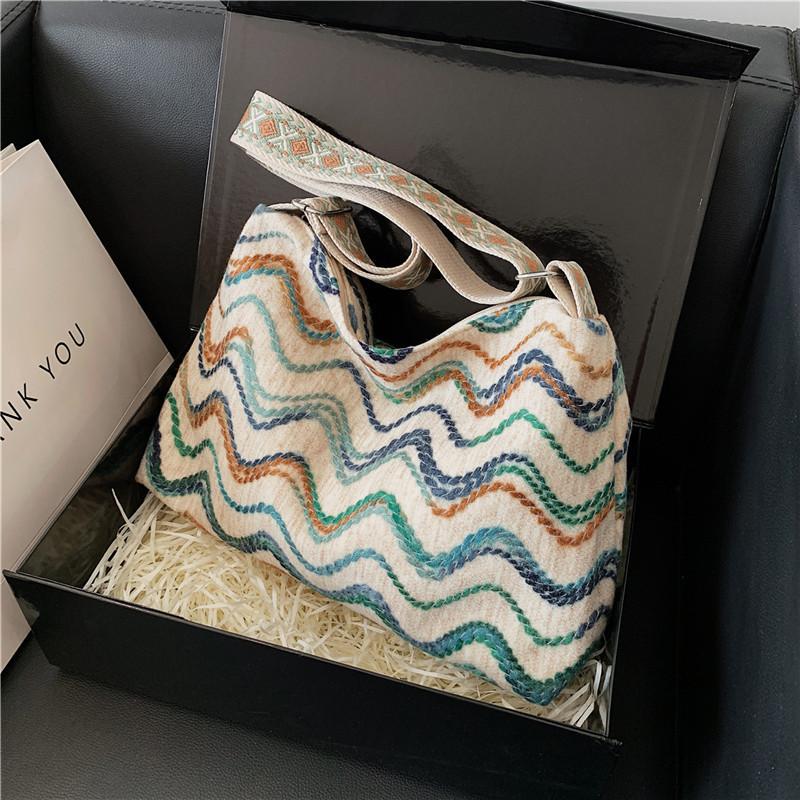Retro Trendy Women's Canvas Tote Bag Casual Fashionable Crossbody Bag Ideal For Daily Use