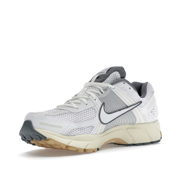 Nike Zoom Vomero 5 Women Summit White Pure Platinum Smoke Grey FJ2028-101
