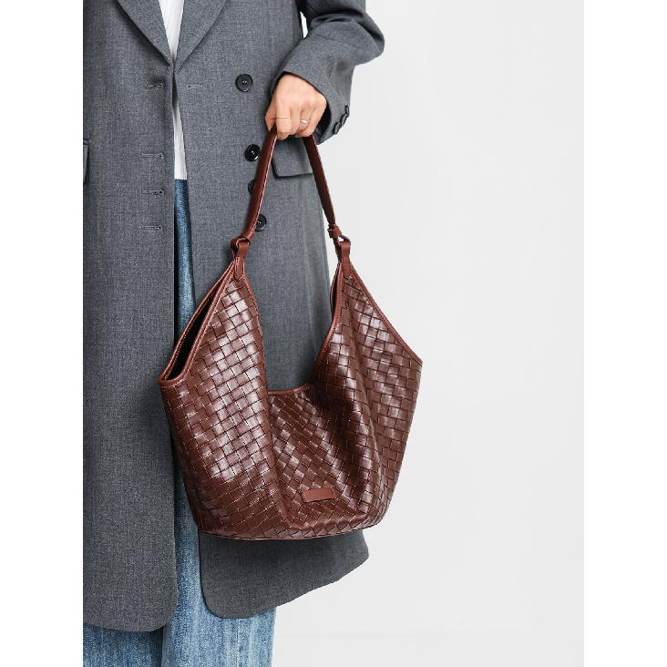 

Genuine Leather Large Capacity Bag for Women New Fashionable Cowhide Woven Pattern Ladies Commute Bag